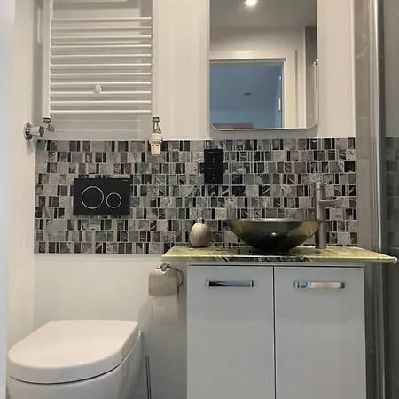 Luxury 60m2 In Wilhelmstadt Βερολίνο